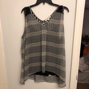 XL Daniel Rainn sleeveless top with back detail